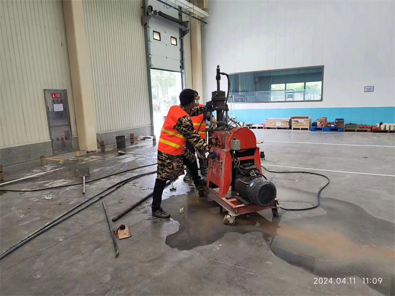 耿马厂房地面下沉塌陷注浆加固施工